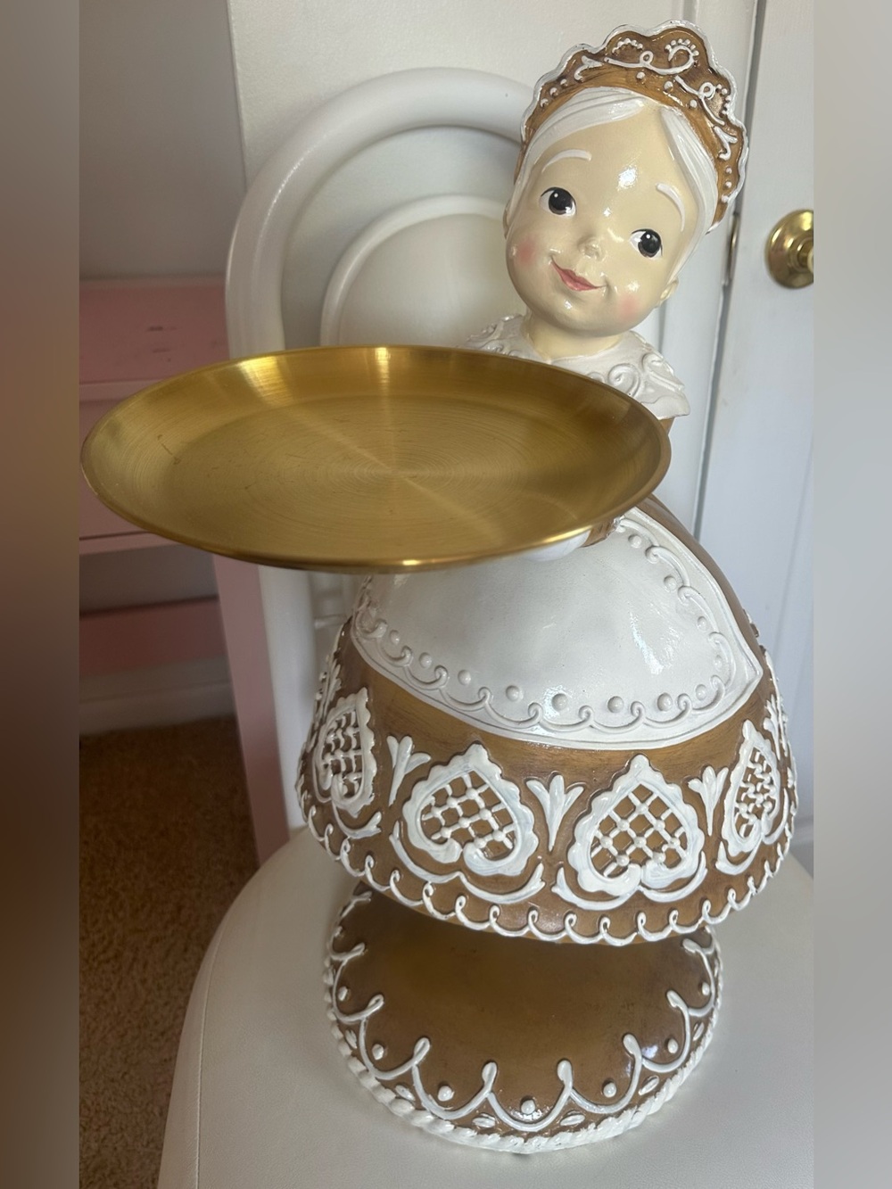 Martha Stewart Mrs.Claus Holding Tray Viral Rare Tik Tok Homegoods Like New - Picture 1 of 1